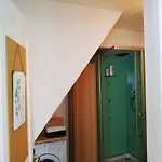 2 Min Walk From Train Station And Center Of Tours