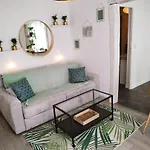 2 Min Walk From Train Station And Center Of Tours